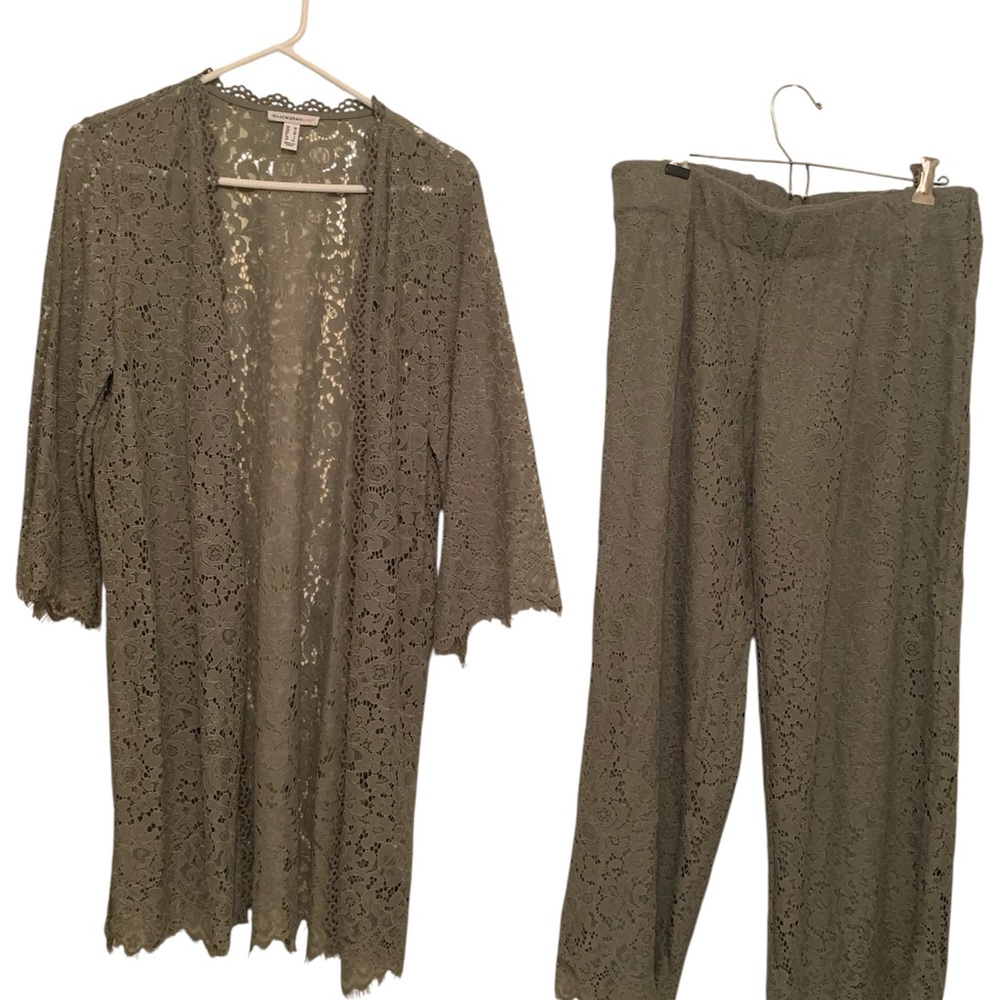 Dressy Isaac Mizrahi Live! Lace Pants Set